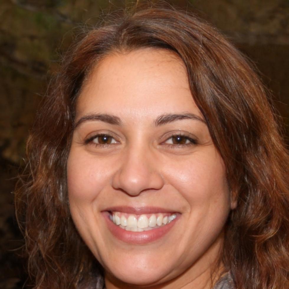 Financial planning mentor working with seasonal budget strategies